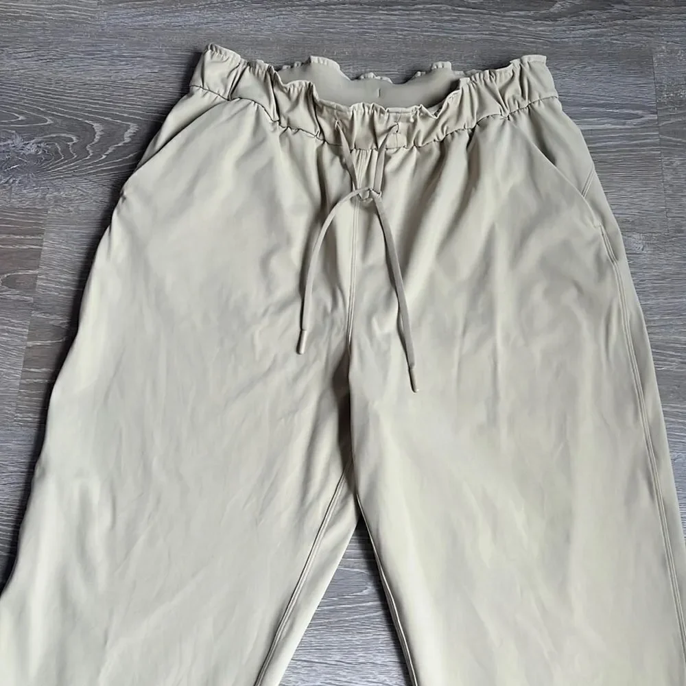 Lululemon Stretch High Rise Crop 23